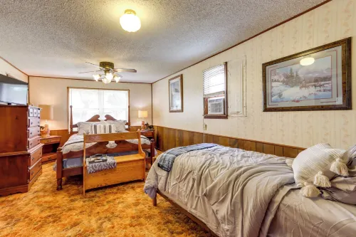 Quiet Countryside Weaubleau Home w/ Patio & Grill! - Wifi