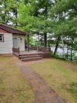 Charming 2-bedroom  lakefront cabin in delightful Phillip,WI