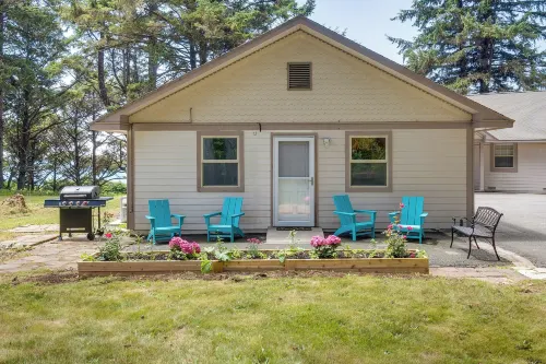 Oceanfront Smith River Cottage Beach Access!