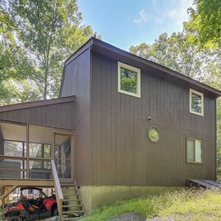 Pools, Lake, AC, Tiki Bar, Skiing: Delaware River