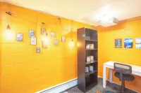 Semi-basement 2-bedroom apartment with AC in Fairbanks