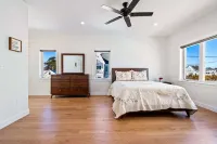 Oceanfront Home - Beach Access - Deck + Ping Pong Hotels in 