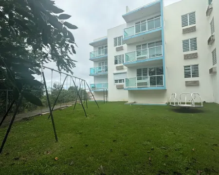 Charming 3-bedroom condo with pool and pickle ball in delightful Quebradillas Hoteles en Quebradillas