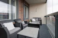 넓은 2 베드룸 아파트먼트, 호수 전망 및 사우나