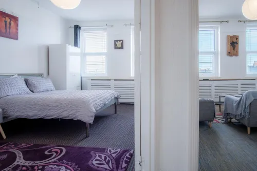Skyfall - 2 Bedroom Apartment - Milford Haven - Apartments