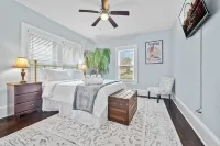 Historic Retreat in Lake Claire Hotels near CreekStone Academy 2465 Memorial Dr SE Atlanta GA 30317