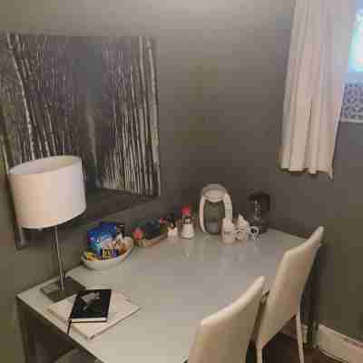 Ultra-clean basement apartment near Montreal airport! Others