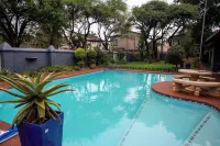 Golden Casa - Pools