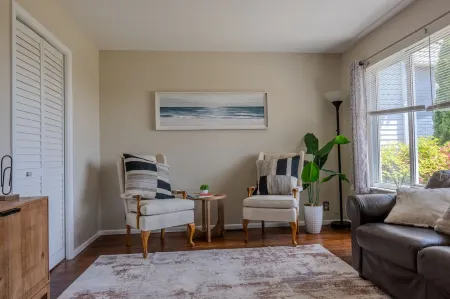 Modern River Retreat Near Airport, Hospitals, Corporations