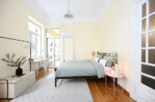 Estia Athéna - 4+1 Bedrooms next to Hilton โรงแรมในSograf