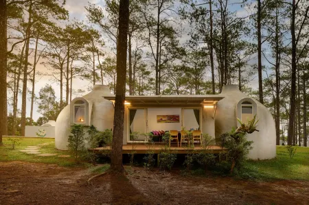 Romdoul Kirirom Resort By EHM Отели рядом с достопримечательностью «Кириром»