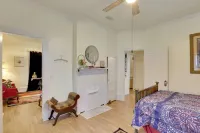 Thomasville Cottage Near the Big Oak and Downtown! - 3-نجوم