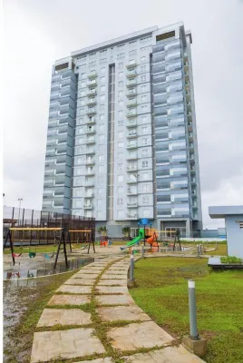 Luxurious 2 Bed apartment with Breathtaking Beach-View