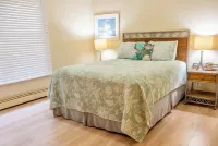 Large Santa Cruz Beach House. Steps to beach. Pets welcome. Family. Reunions.