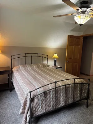 Charming 3-bedroom house in Monticello. Just a short walk to Indiana Beach. Hotel in zona Indiana Beach Amusement Resort