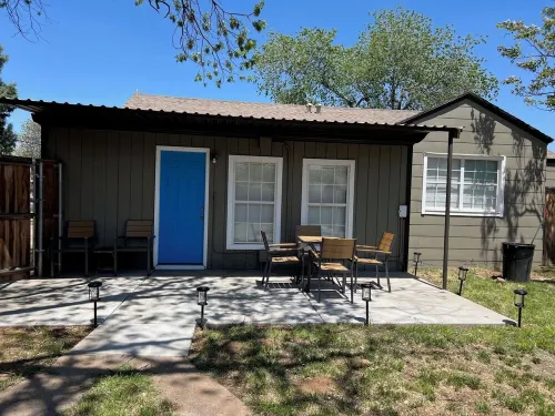 Family-Friendly, Modern & Comfortable 3Br Lubbock Home with a King Bed.