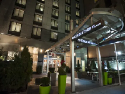 DoubleTree by Hilton Hotel New York City - Chelsea Hotels near Fashion Institute of Technology