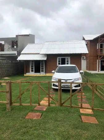 2-bedroom wooden house in Recanto Arvoredo in Subaúma, Linha Verde - Bahia