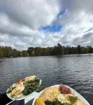 Lakeside Cabin "Serenity"