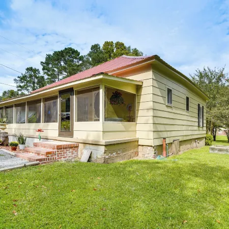 Lakeview Vacation Rental - Walk to Crystal Lake!