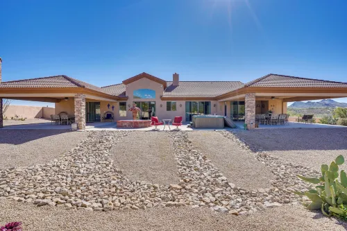 Outdoor Oasis! Group-Friendly Cave Creek Retreat - 무료 와이파이