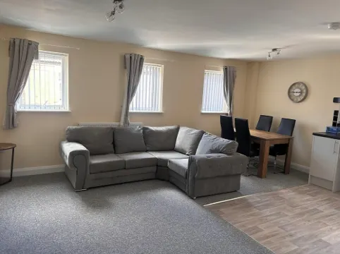 Luxury 1 bedroom open Plan apartment with free internet services