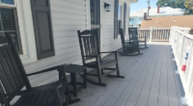 Magnolia Hideaway 2-BR Apt in center of Town of Colonial Beach