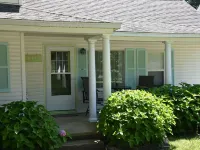 Quiet and cozy cottage, in town Hotels in Frankfort