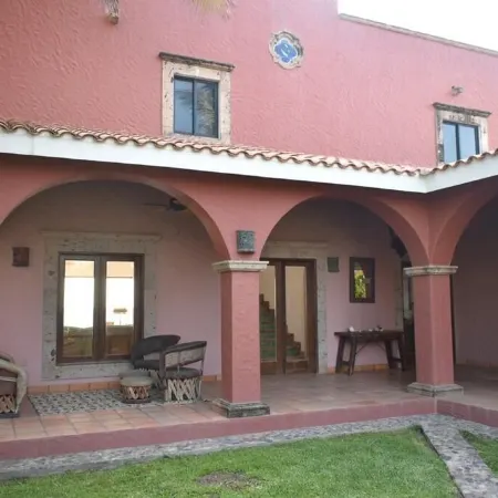 Casa de la Rana! Spacious 6-bedroom Beach Front house in Nuevo Mazatlán