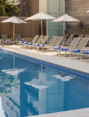 Hotel Ilunion Atrium - parcheggio