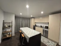 Cosy 2BR Wanaka Apartment – Roy’s Peak View, 10 minutes to Lakefront