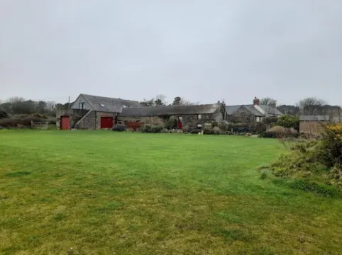 Ideal location between Solva and St. Davids. Large garden with views of the bay.