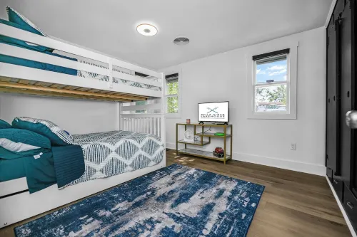 Bella Vista Lake House – A Peaceful Waterfront Retreat on Scenic Heaton Lake Hotels in Osolo Township