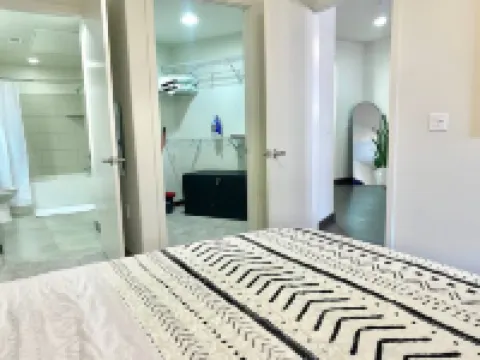 Chic & Cozy Apartment in West Hollywood