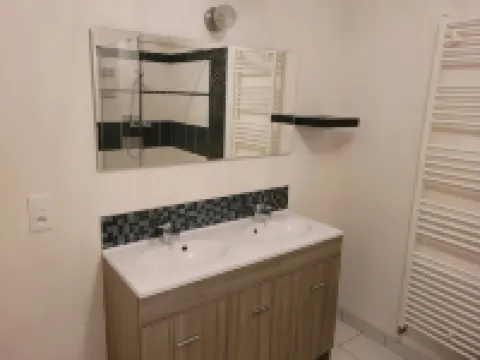 Spacious duplex at Matthieu's. Sleeps 1 to 6. Hotels in Remiremont