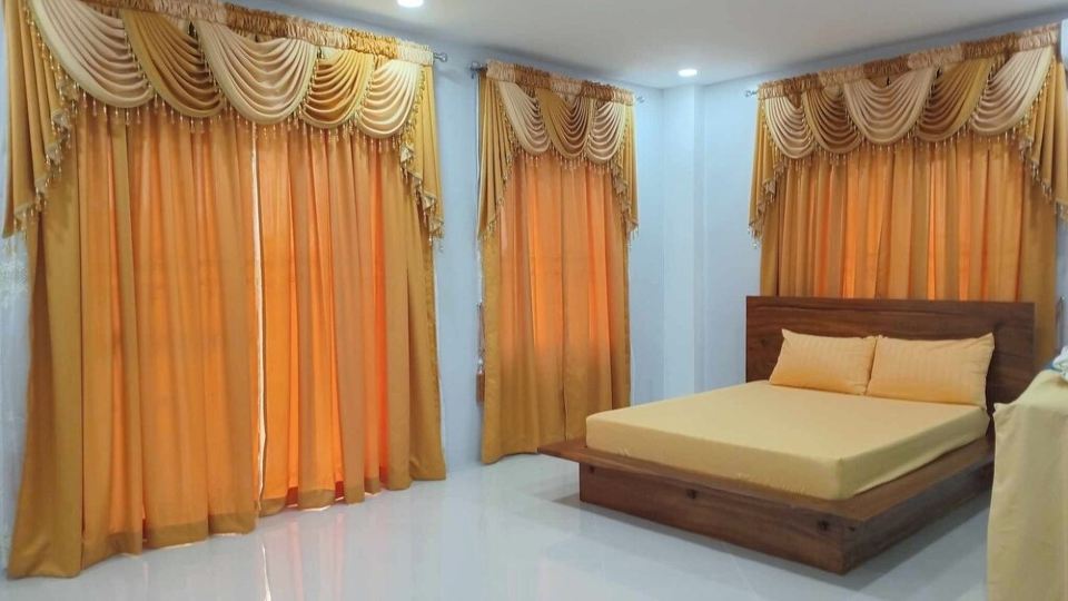 Charming 3-bedroom house with AC, WiFi. Sleeps 13.
