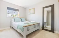 Luxury 5 bed House with Hot-tub near Bicester Village