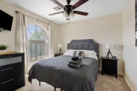 Prime Glendale Location 8-Mins From Westgate Entertainment!