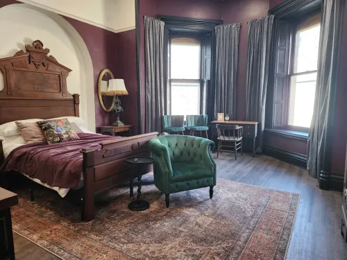 The Plum Parlor - Moody Victorian Studio with Timeless Charm