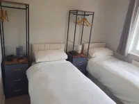 Beechcroft 2 bed part house complimentary BT & TNT Sports, Sky Cinema 55" TV Hotels in Callington