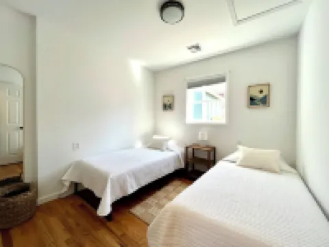 Charming 2-bedroom house in Greenwood Lake with Central AC/Heat