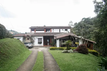 Spectacular finca with views of the heavens Отели рядом с достопримечательностью «Mirador al Aeropuerto de Medellin MDE»