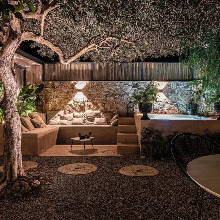 Dependance Armonia, with garden and jacuzzi just 100 meters from the sea