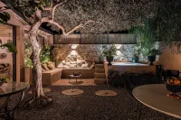 Dependance Armonia, with garden and jacuzzi just 100 meters from the sea