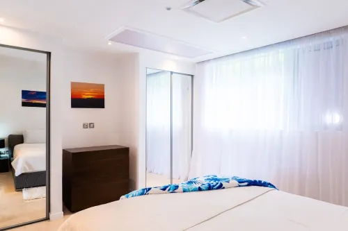 Cosy One-bedroom Contemporary Condo