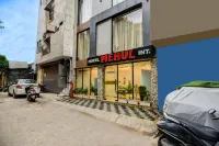Hotel Mehul International -New Delhi City Center Отели в г. 