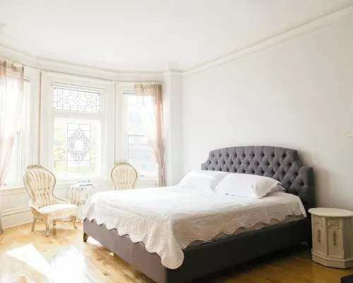 Stunning and spacious heritage home โรงแรมในเซนต์จอห์น