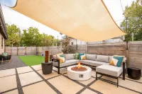 Luxury Central Austin, Hot Tub & Firepit, Minigolf, Private Fenced Yard