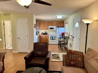 Charming 2-bedroom apt just 10 mins from Frontier Park, Cheyenne with AC, WiFi