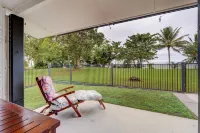 Luxury Absolute Beachfront and Pet friendly! Hotel a Kurrimine Beach